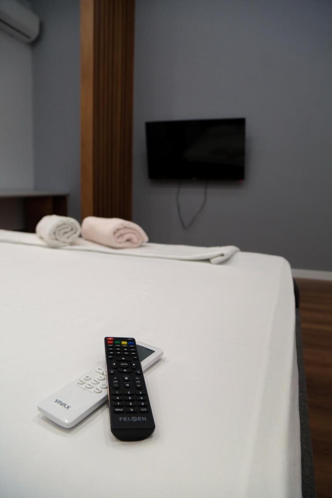 Be Solei Studio Apartments Sol 2 Тирана Екстер'єр фото