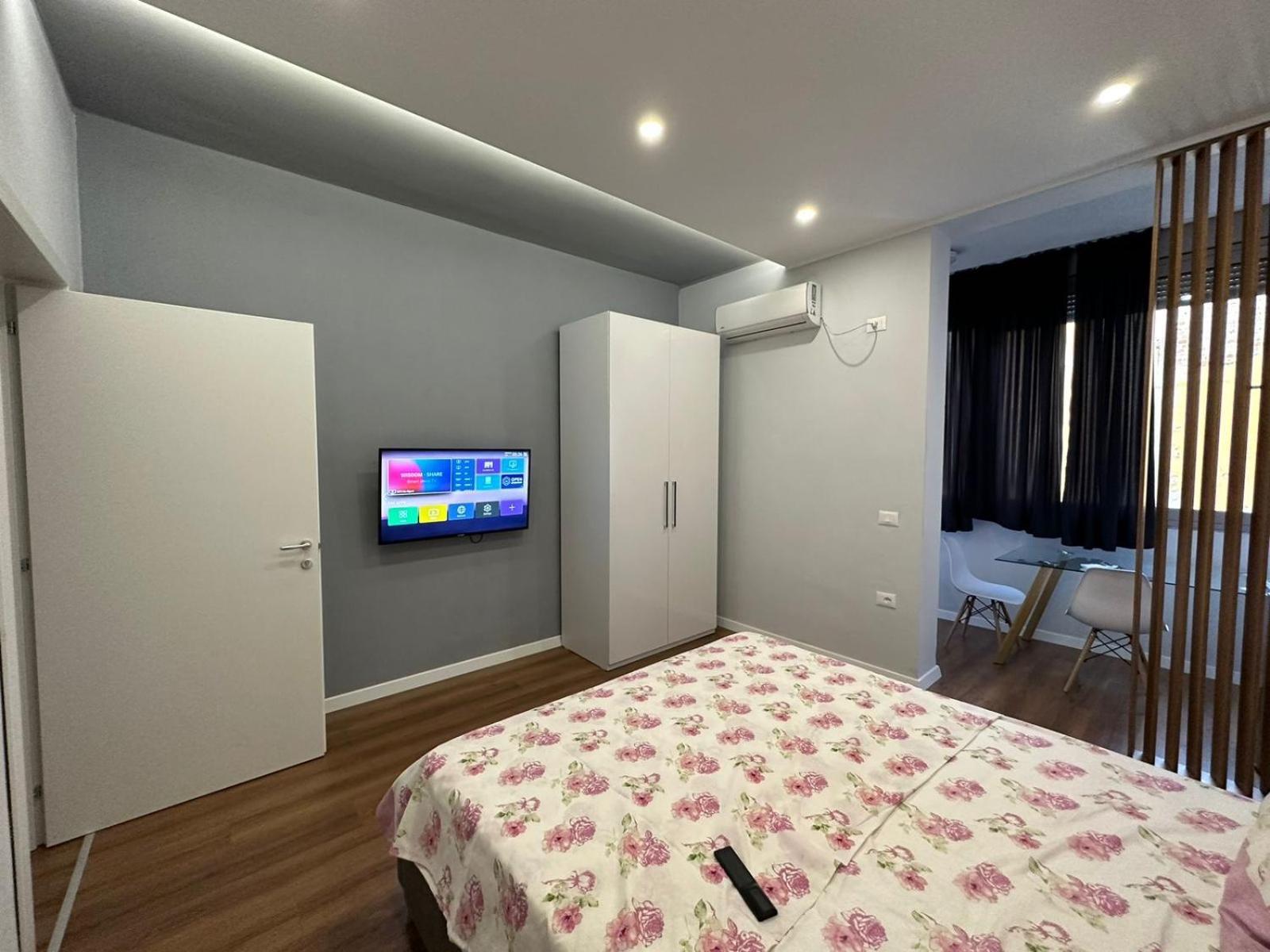 Be Solei Studio Apartments Sol 2 Тирана Екстер'єр фото